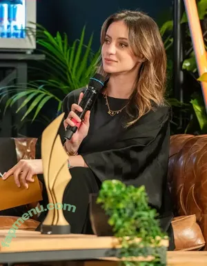 Laure Valée / laure_bv nude photo #0496