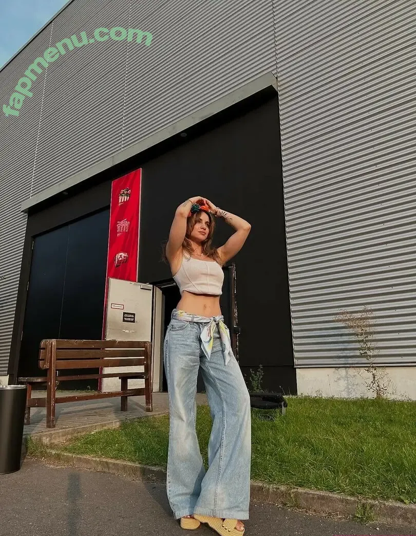 Laure Valée nude photo #0440 (laure_bv)