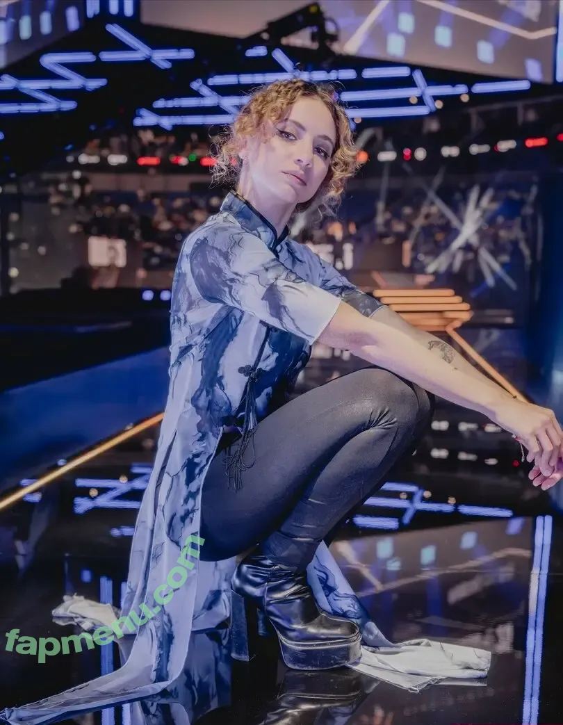 Laure Valée nude photo #0470 (laure_bv)