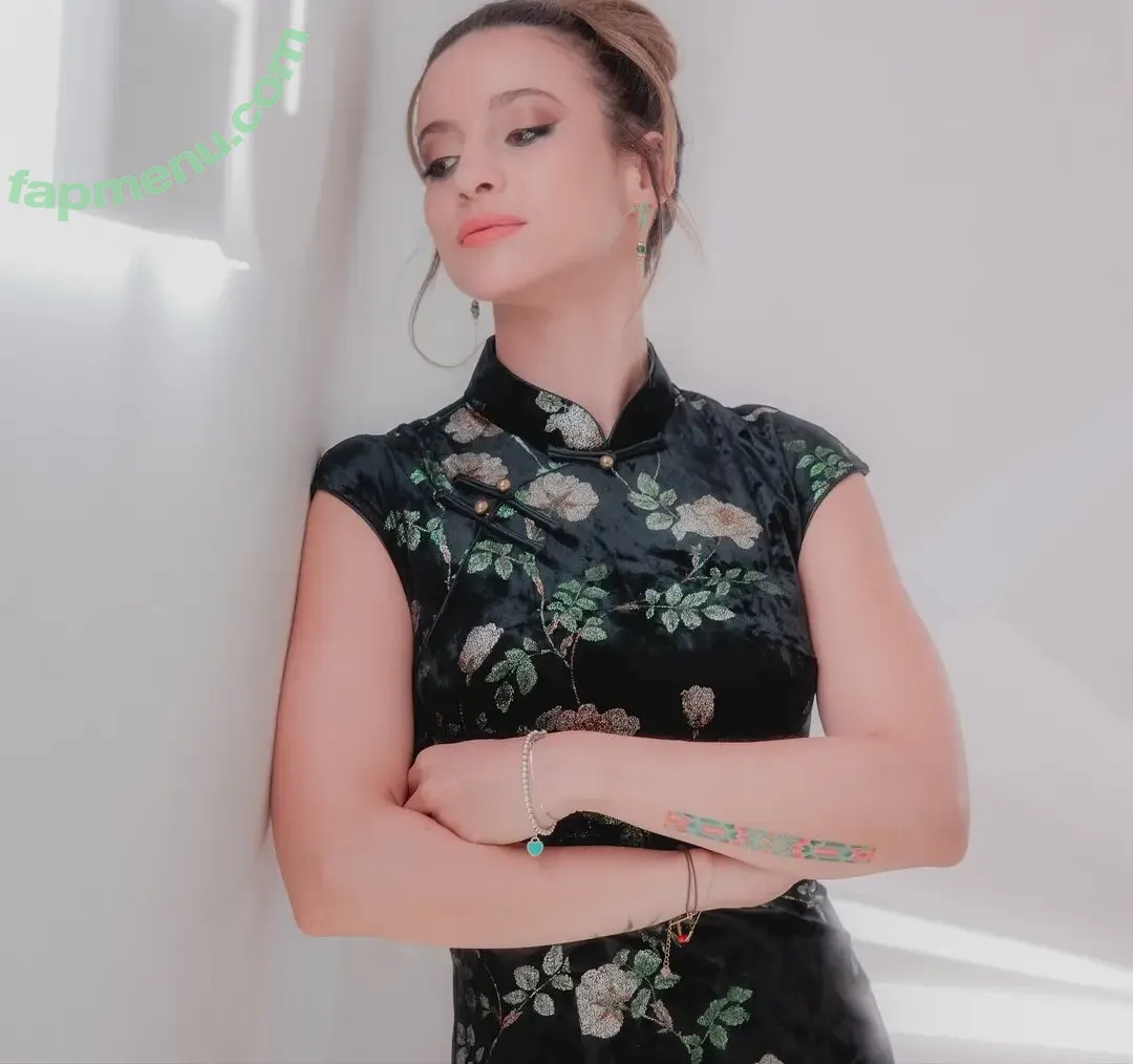 Laure Valée nude photo #0488 (laure_bv)