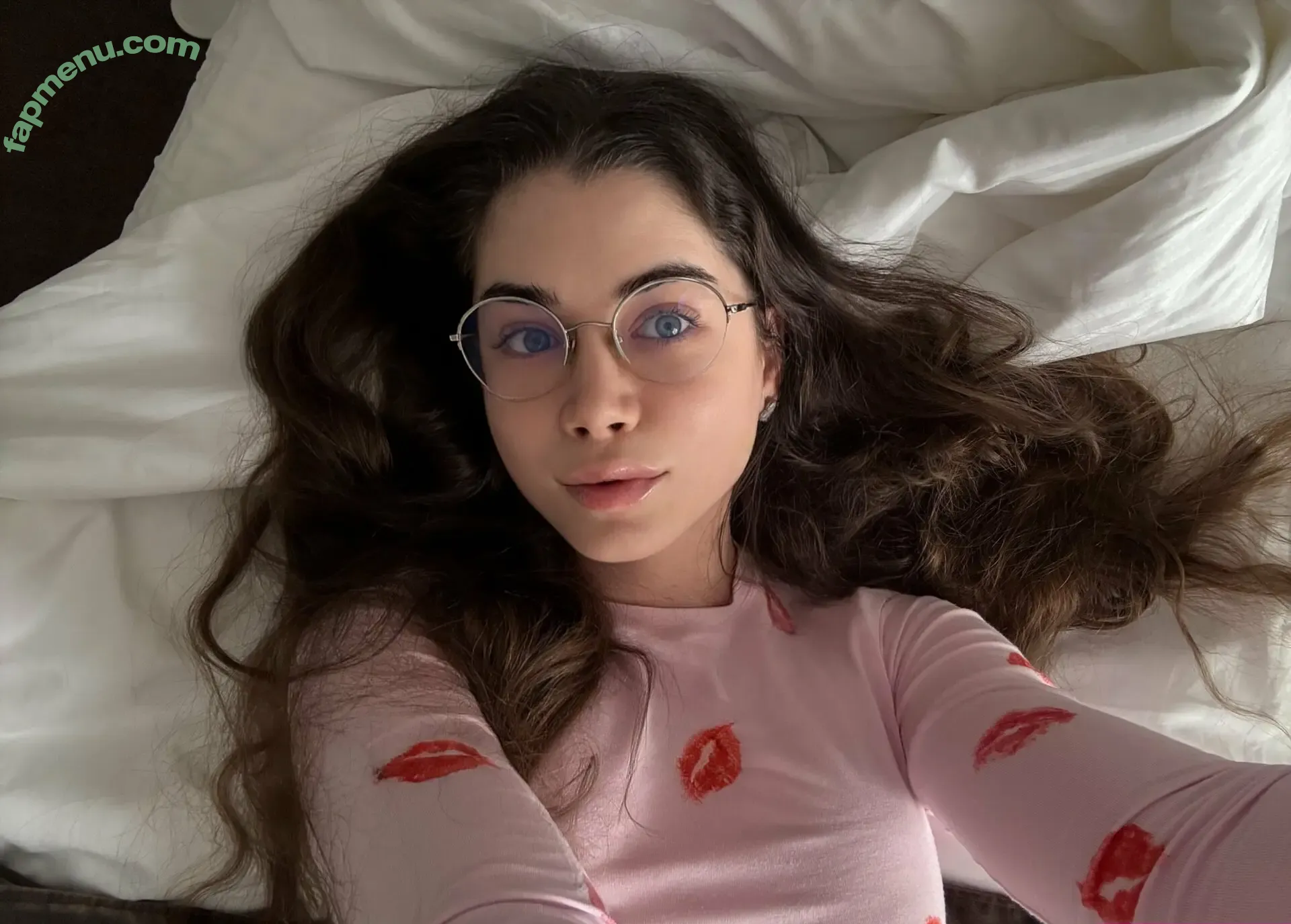 Laureljeune nude photo #0039 (Widowkush1)