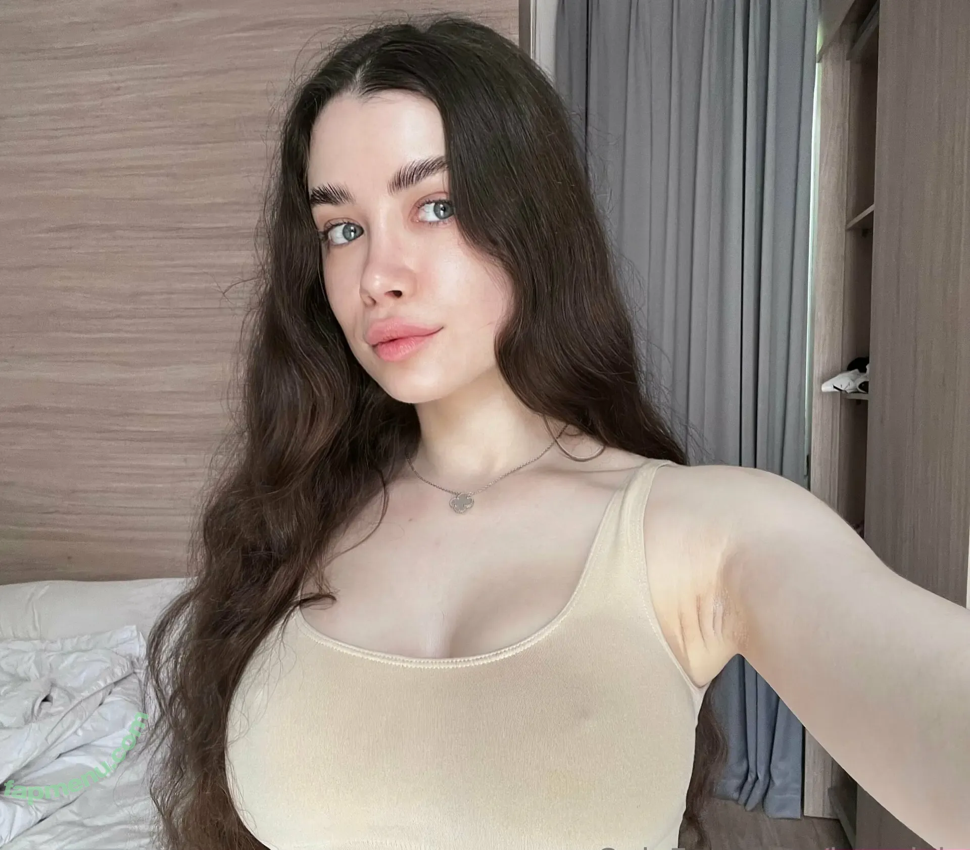 laurelvip nude photo #0006 (laureljeune)