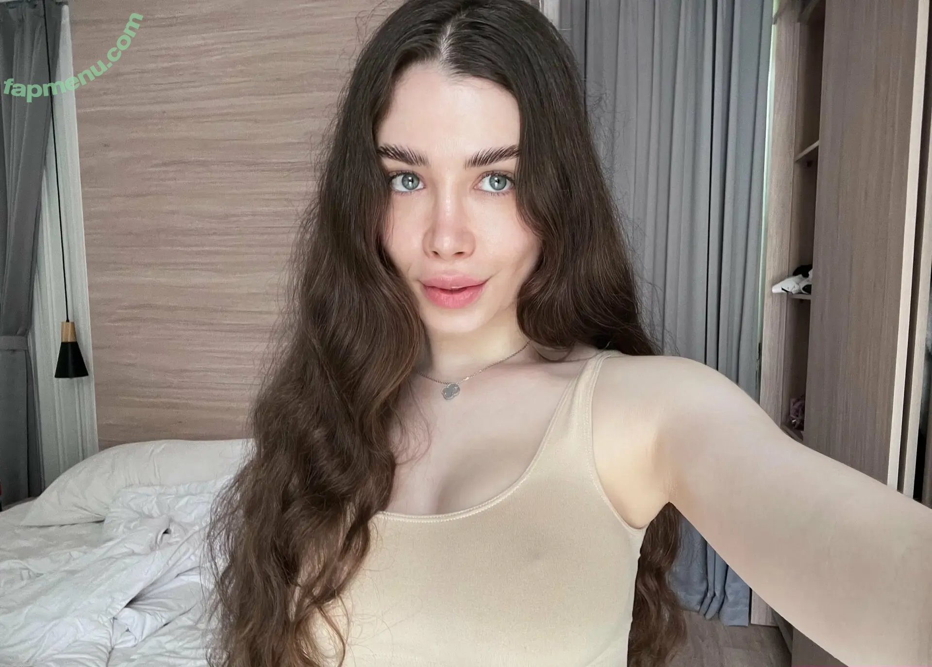 laurelvip nude photo #0017 (laureljeune)