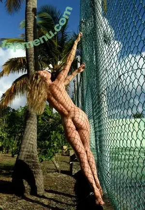 Lauren Bonner / laurenbonnerofficial / laurenybonner nude photo #0455