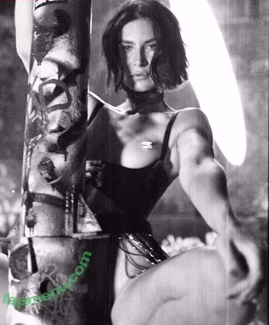 Lauren Bonner nude photo #0098 (laurenbonnerofficial / laurenybonner)