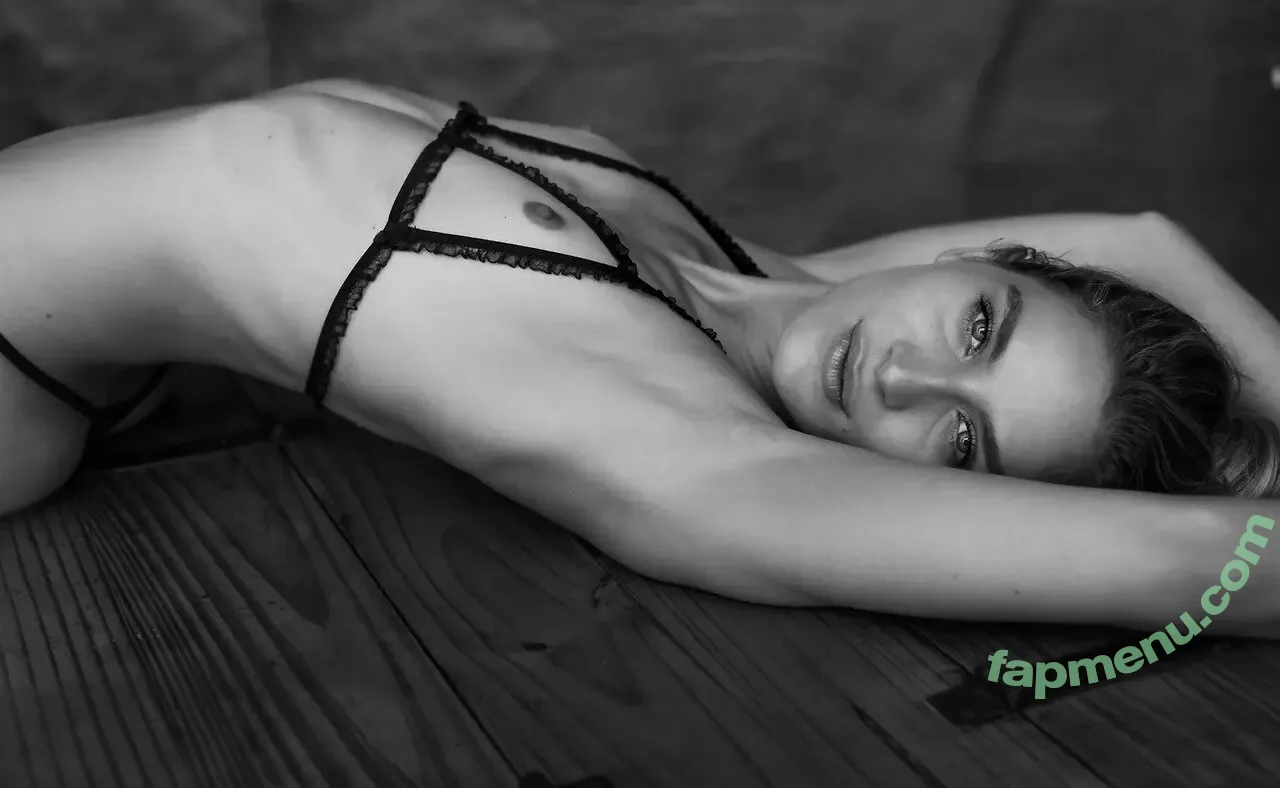 Lauren Bonner nude photo #0394 (laurenbonnerofficial / laurenybonner)