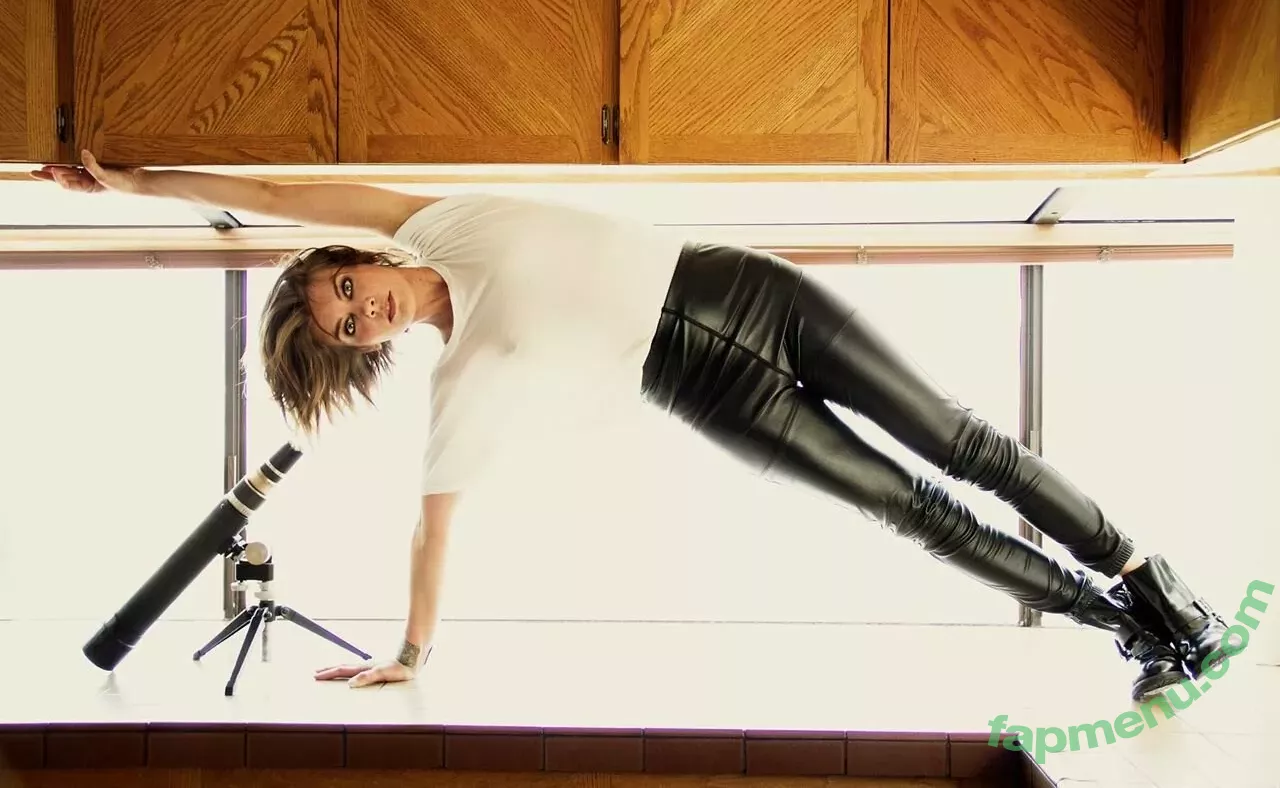 Lauren Cohan nude photo #0099 (laurencohan / lcohanupdates)