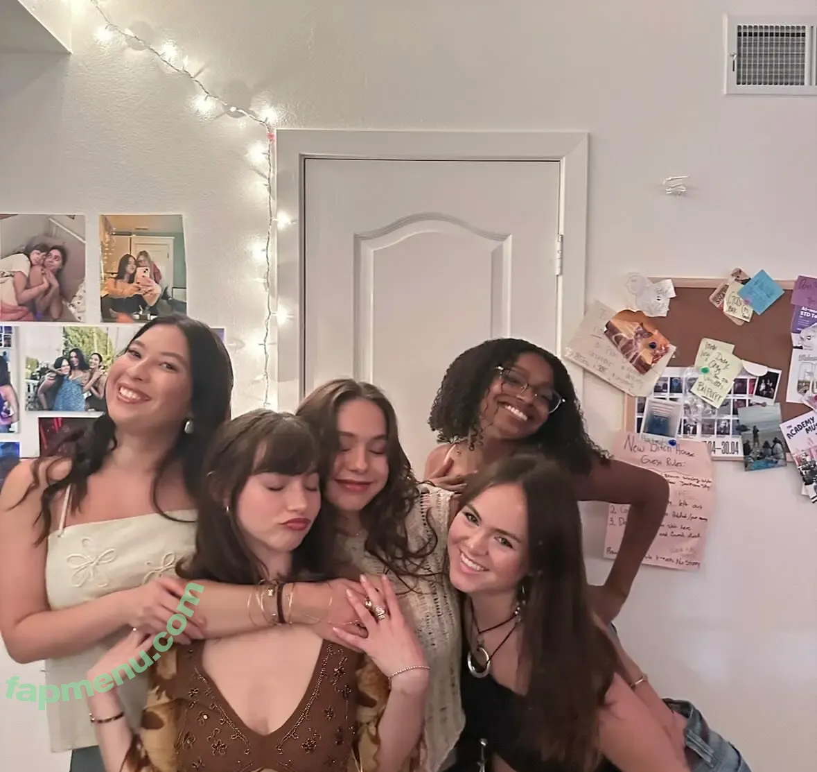 Lauren Donzis nude photo #0163 (laurendonzis)