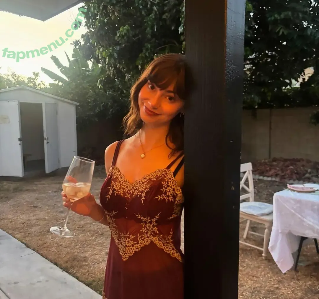 Lauren Donzis nude photo #0164 (laurendonzis)