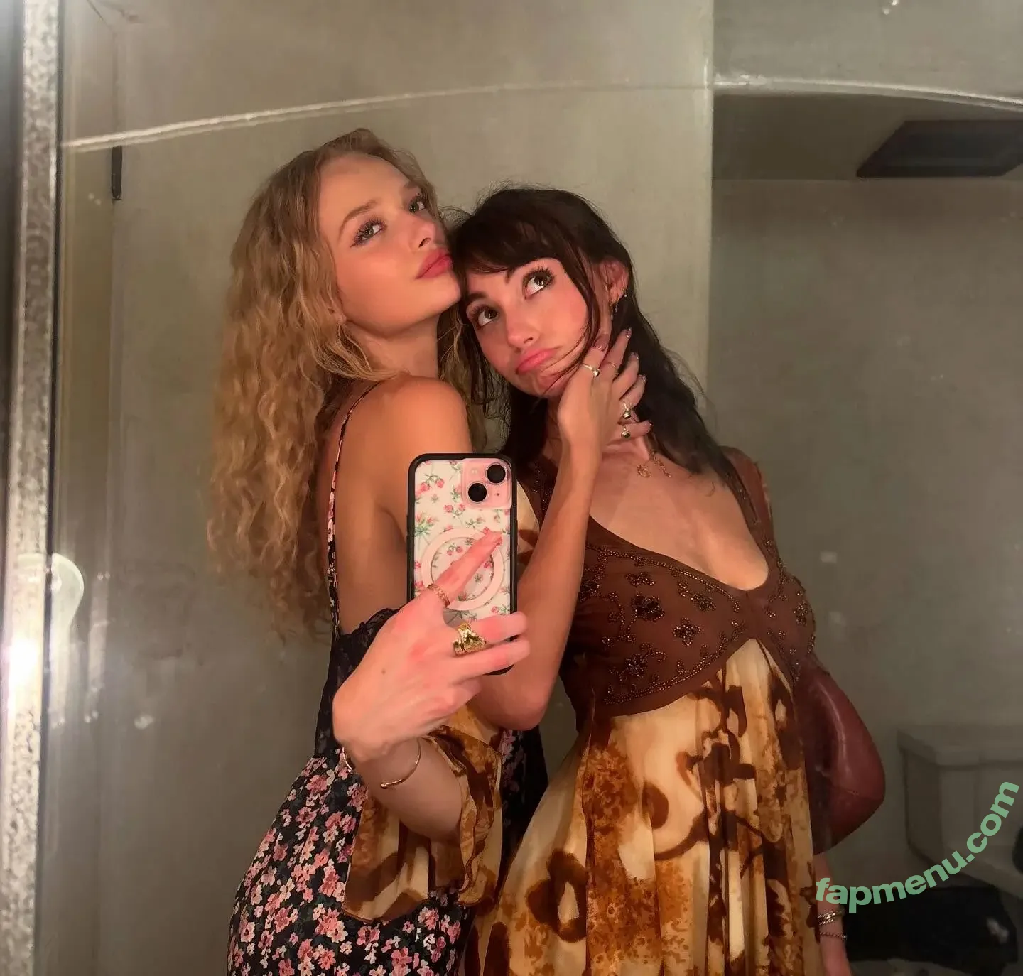 Lauren Donzis nude photo #0165 (laurendonzis)