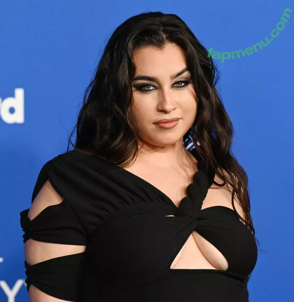 Lauren Jauregui nude photo #0660 (laurenjauregui)