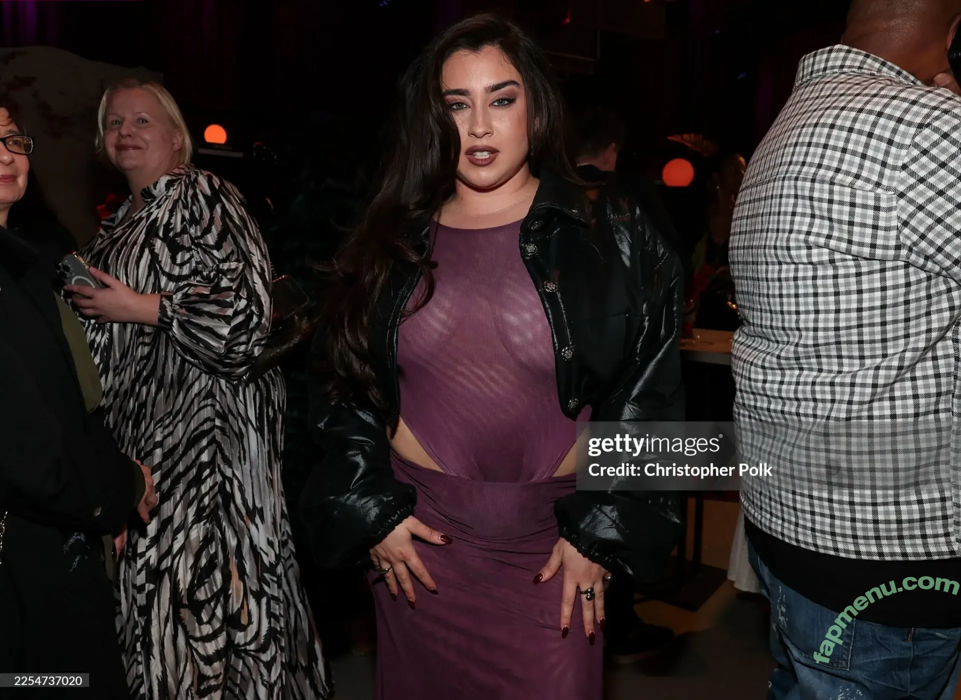 Lauren Jauregui nude photo #1014 (laurenjauregui)