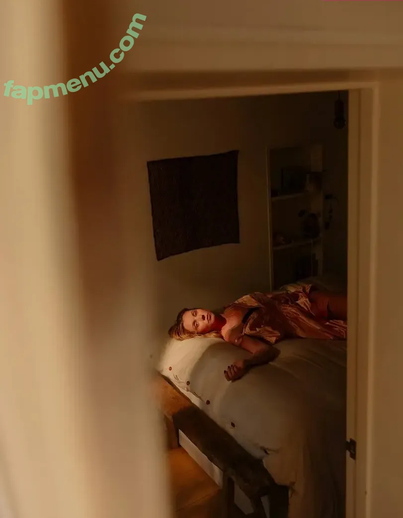 Lauren Lyle nude photo #0023 (laurenlyle7)