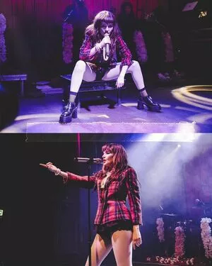 Lauren Mayberry / laurenevemayberry nude photo #0689