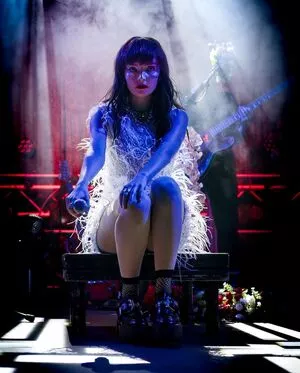 Lauren Mayberry / laurenevemayberry nude photo #0796