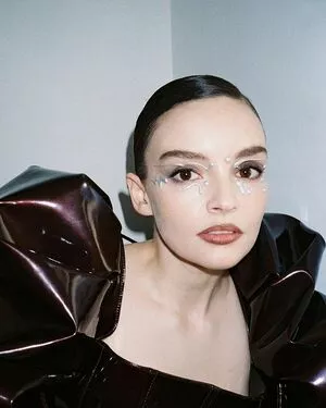 Lauren Mayberry / laurenevemayberry nude photo #0815