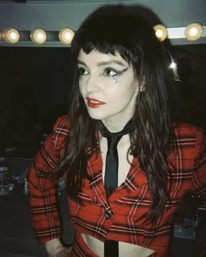 Lauren Mayberry / laurenevemayberry nude photo #0833