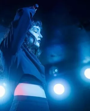 Lauren Mayberry / laurenevemayberry nude photo #0869