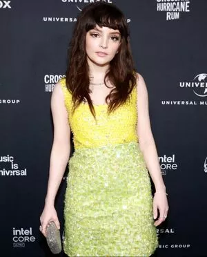 Lauren Mayberry / laurenevemayberry nude photo #0909
