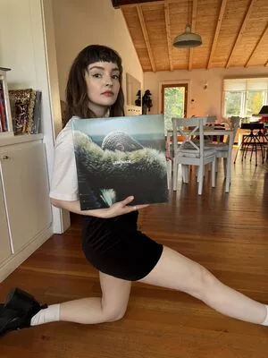 Lauren Mayberry / laurenevemayberry nude photo #0929