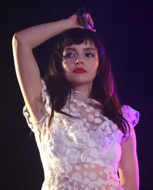 Lauren Mayberry / laurenevemayberry nude photo #0970