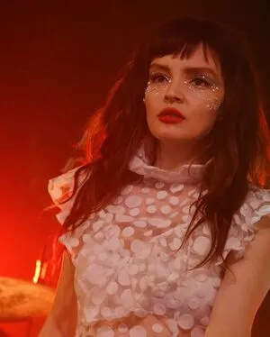 Lauren Mayberry / laurenevemayberry nude photo #0974