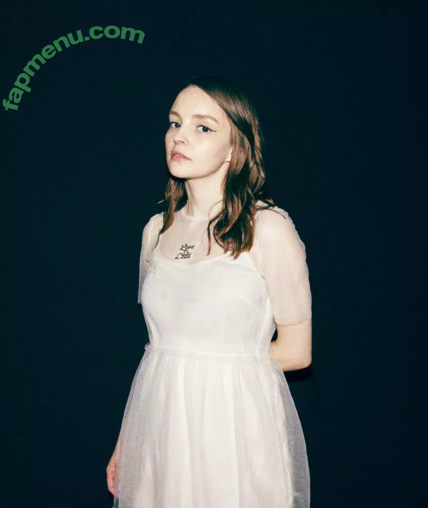 Lauren Mayberry nude photo #0084 (laurenevemayberry)