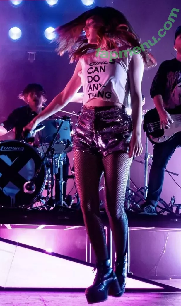 Lauren Mayberry nude photo #0134 (laurenevemayberry)