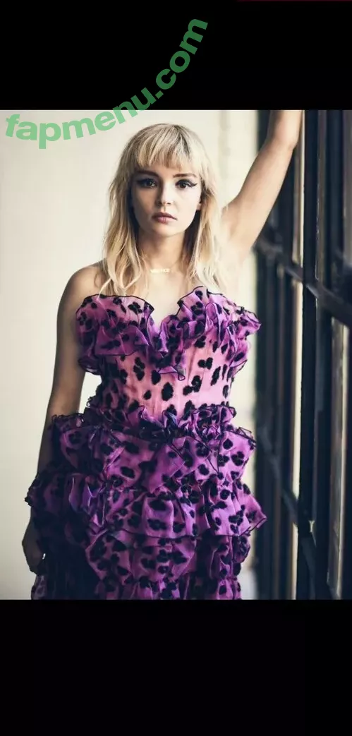 Lauren Mayberry nude photo #0147 (laurenevemayberry)