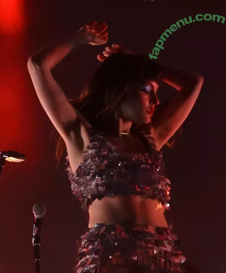 Lauren Mayberry nude photo #0169 (laurenevemayberry)