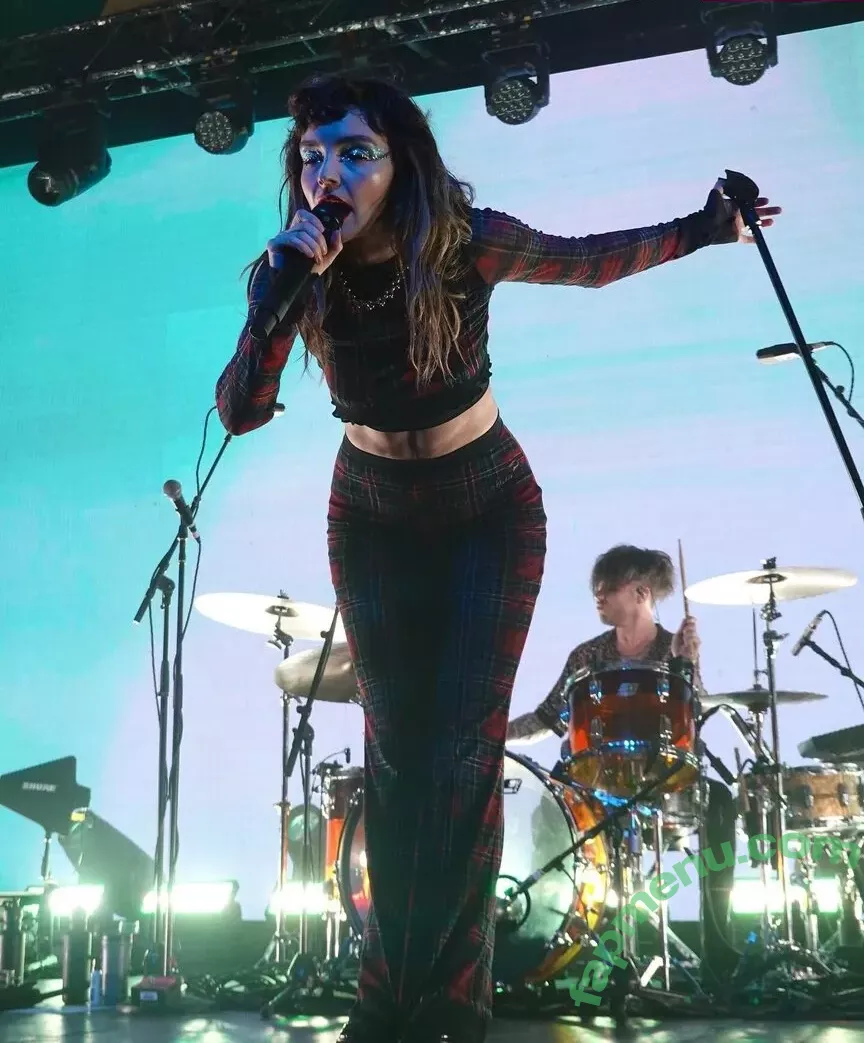 Lauren Mayberry nude photo #0177 (laurenevemayberry)