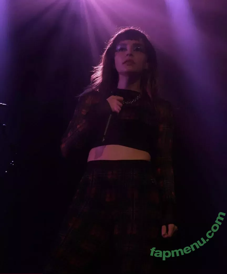 Lauren Mayberry nude photo #0179 (laurenevemayberry)