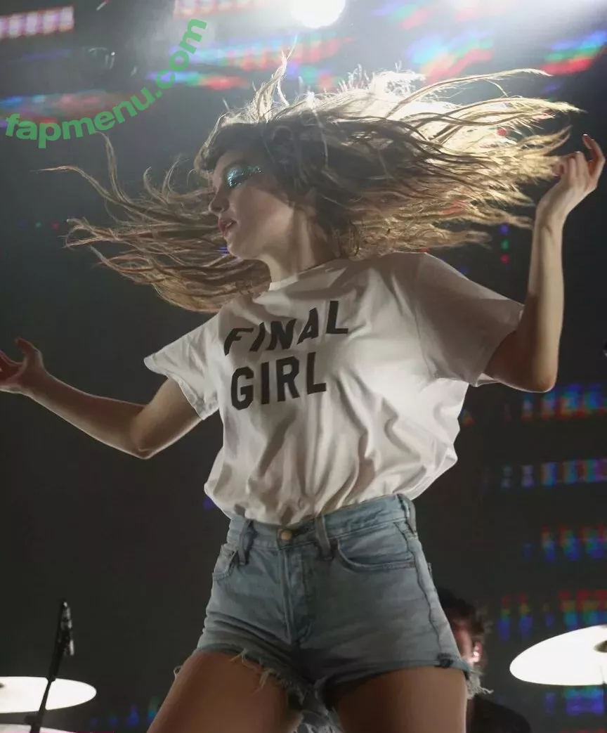 Lauren Mayberry nude photo #0184 (laurenevemayberry)