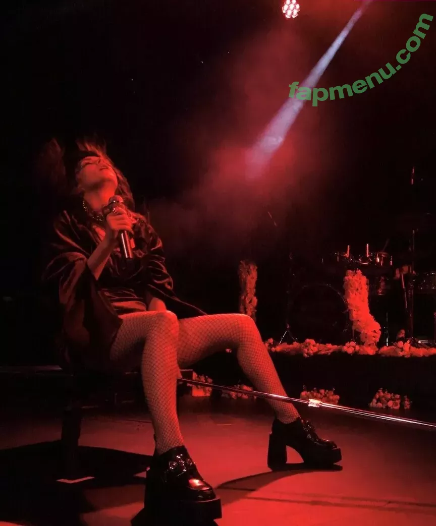 Lauren Mayberry nude photo #0264 (laurenevemayberry)