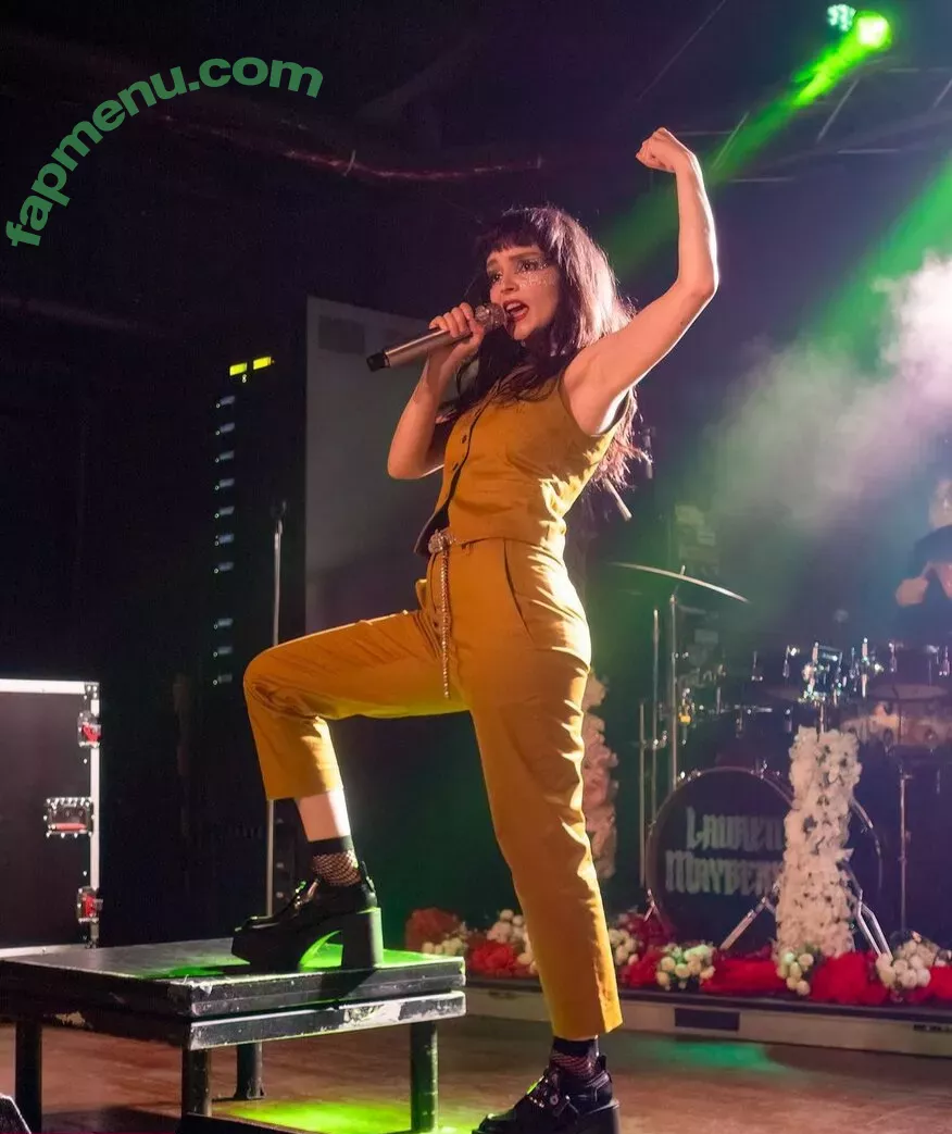 Lauren Mayberry nude photo #0303 (laurenevemayberry)