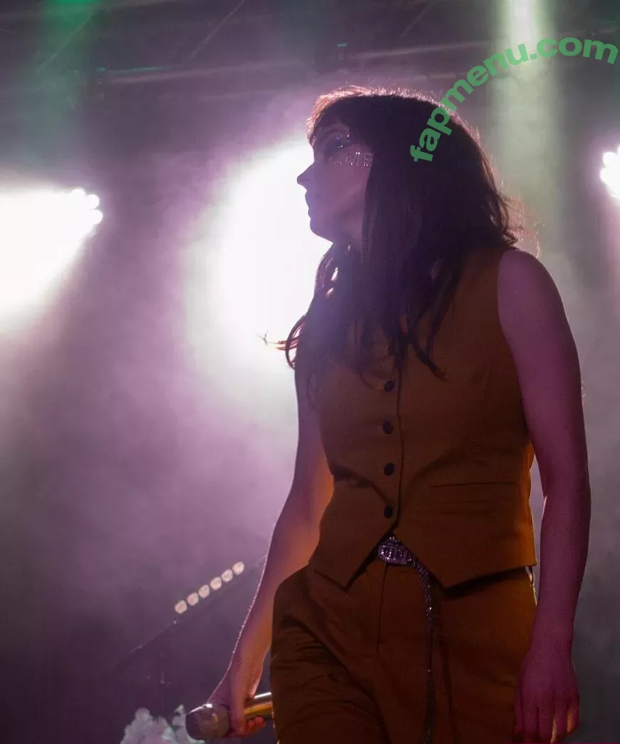 Lauren Mayberry nude photo #0304 (laurenevemayberry)