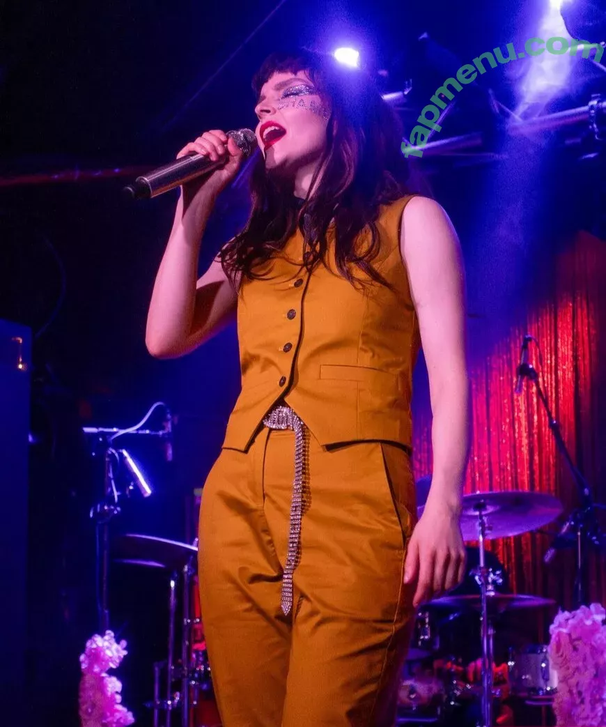 Lauren Mayberry nude photo #0306 (laurenevemayberry)