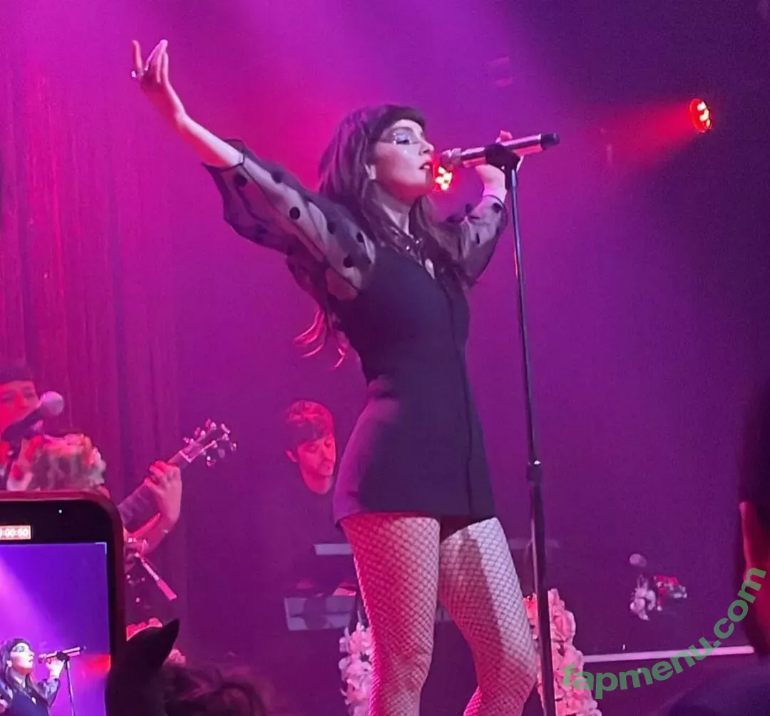 Lauren Mayberry nude photo #0339 (laurenevemayberry)