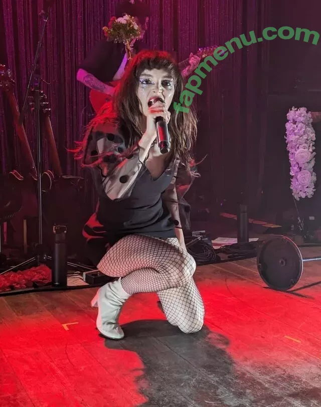 Lauren Mayberry nude photo #0357 (laurenevemayberry)