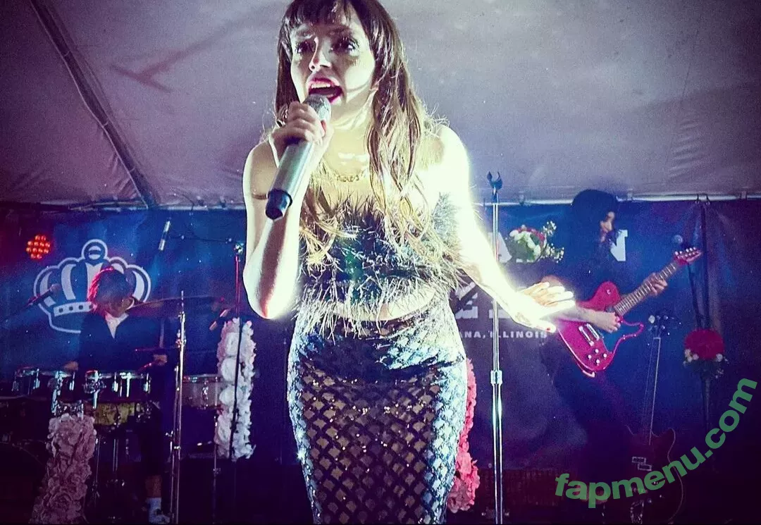 Lauren Mayberry nude photo #0368 (laurenevemayberry)