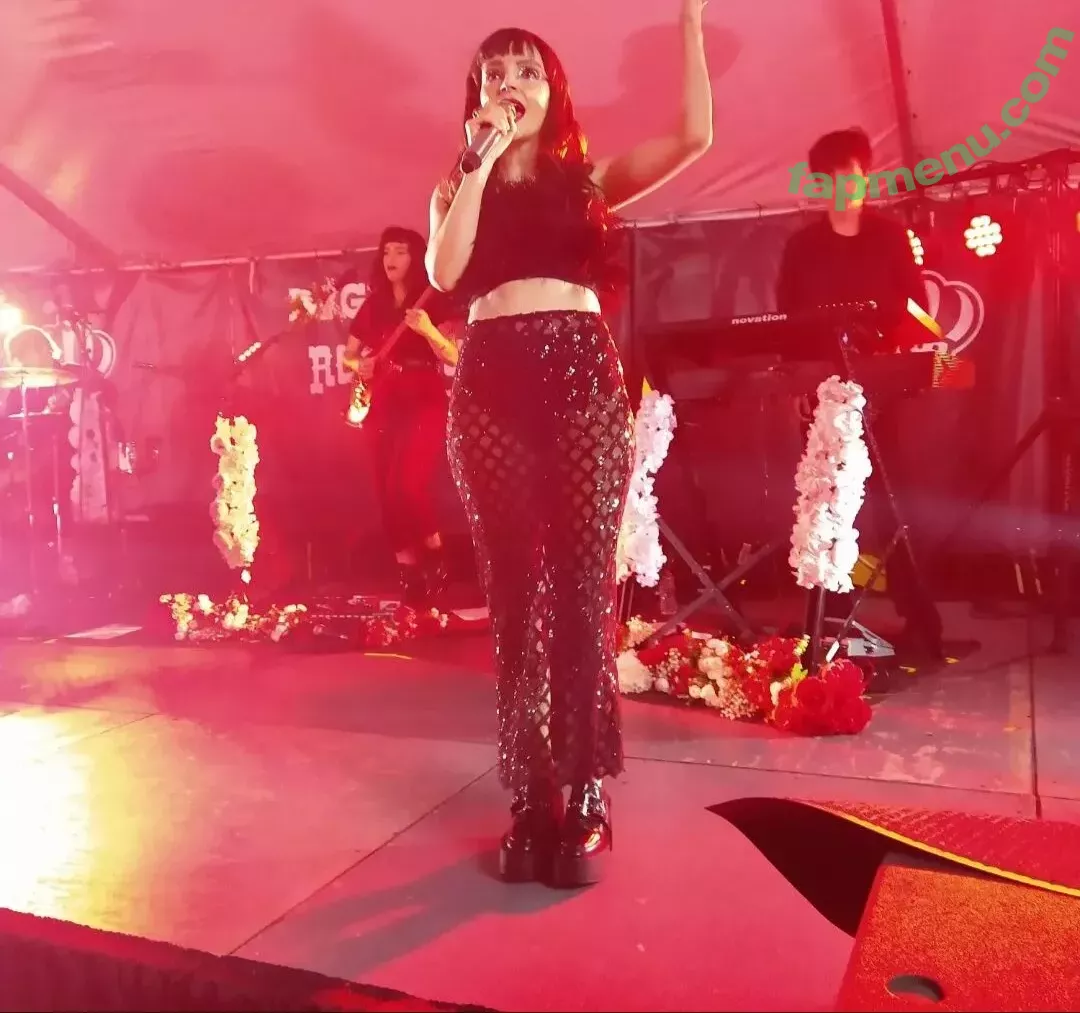 Lauren Mayberry nude photo #0370 (laurenevemayberry)