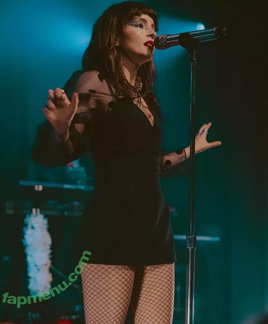 Lauren Mayberry nude photo #0396 (laurenevemayberry)