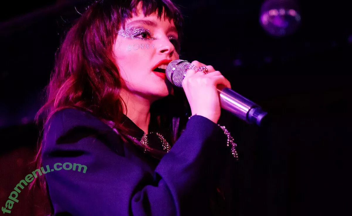 Lauren Mayberry nude photo #0404 (laurenevemayberry)