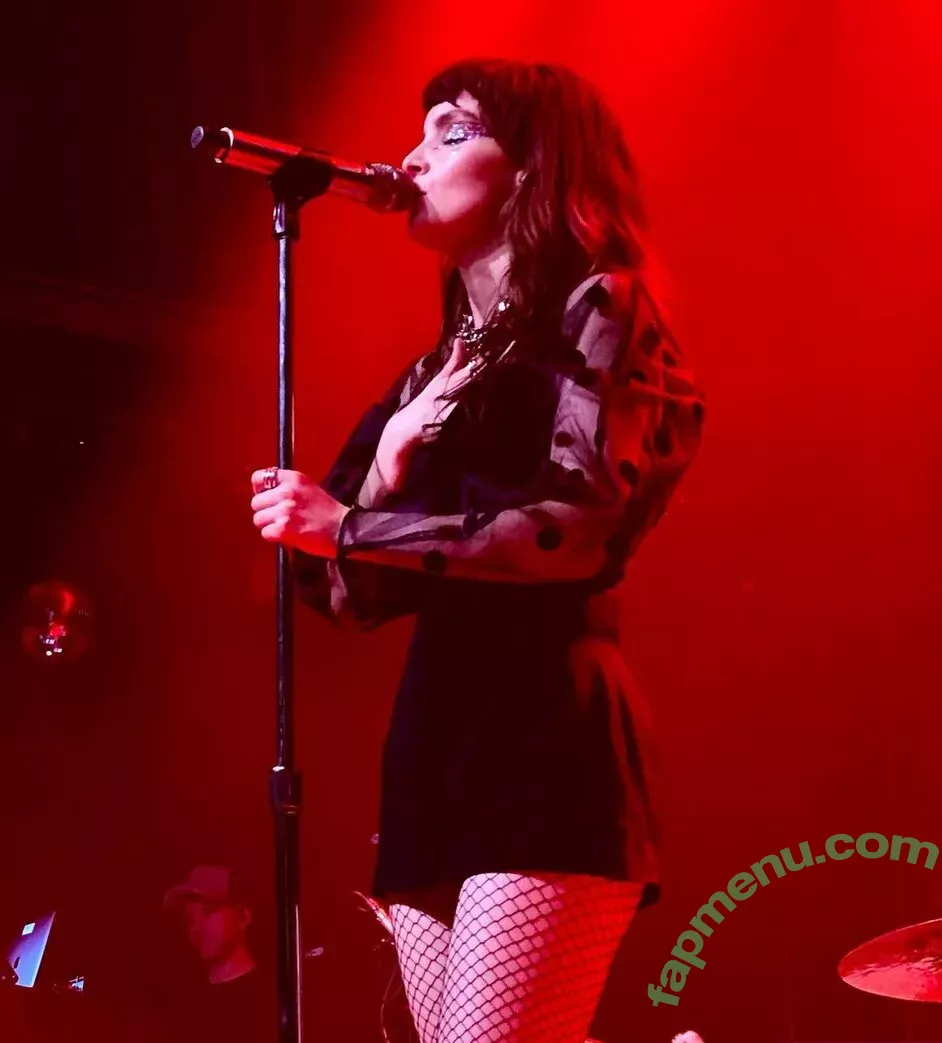 Lauren Mayberry nude photo #0417 (laurenevemayberry)