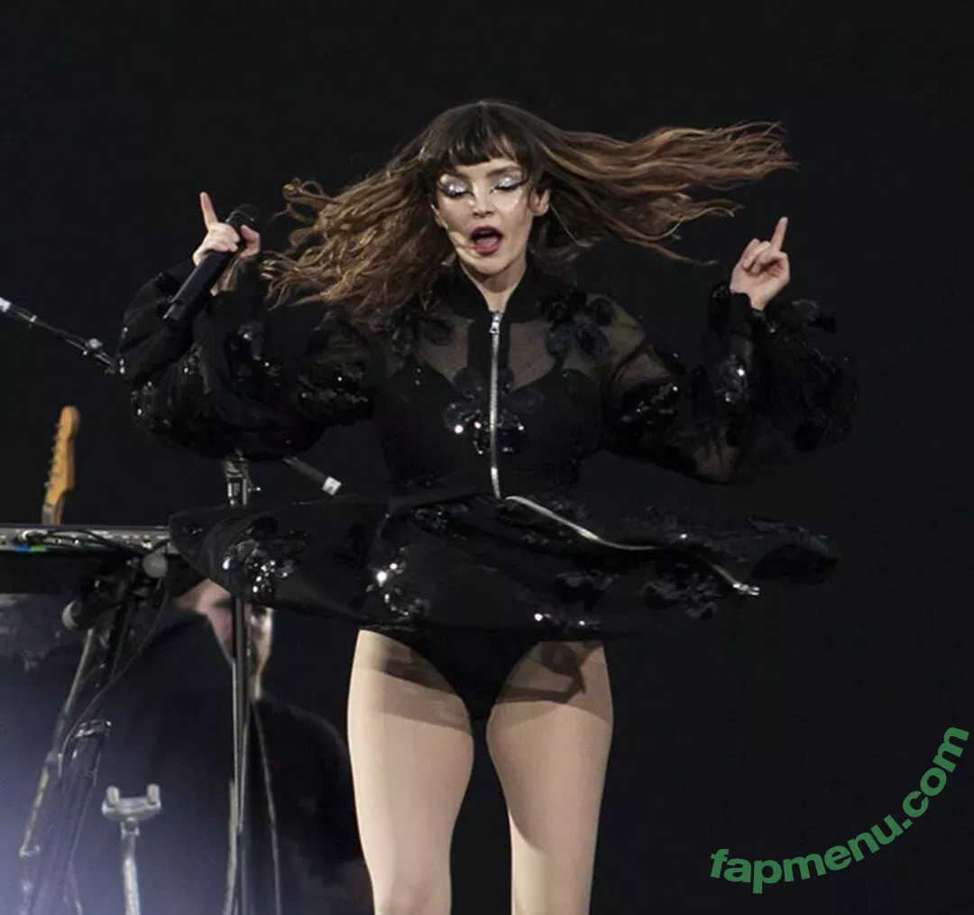 Lauren Mayberry nude photo #0433 (laurenevemayberry)