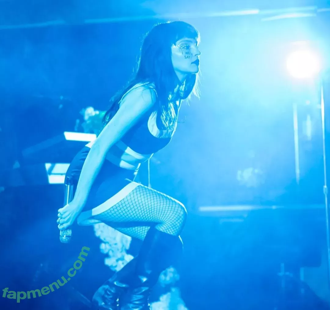 Lauren Mayberry nude photo #0464 (laurenevemayberry)