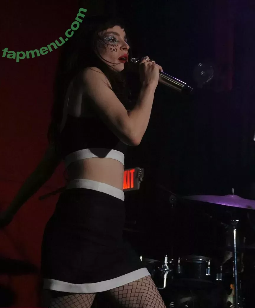 Lauren Mayberry nude photo #0477 (laurenevemayberry)