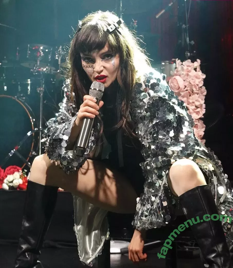 Lauren Mayberry nude photo #0506 (laurenevemayberry)