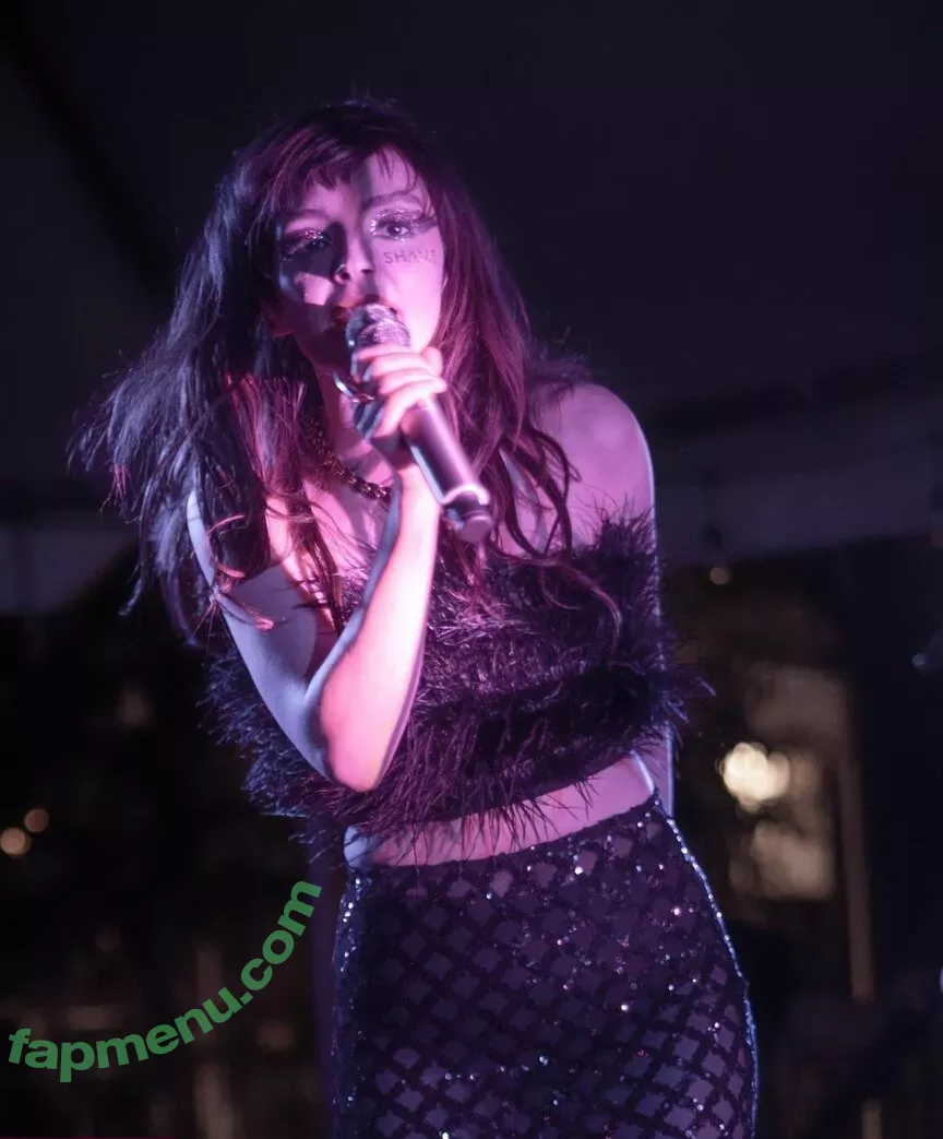 Lauren Mayberry nude photo #0551 (laurenevemayberry)