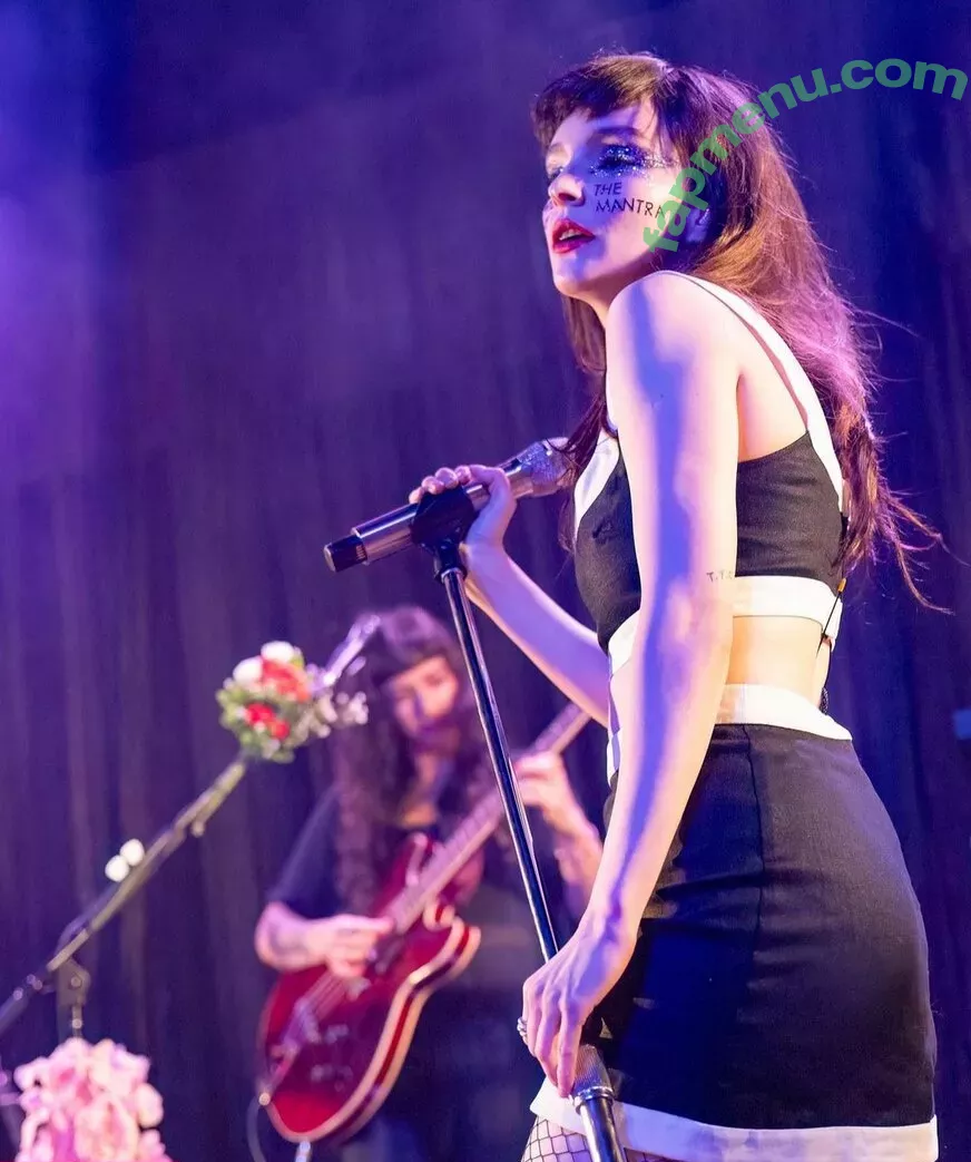 Lauren Mayberry nude photo #0567 (laurenevemayberry)